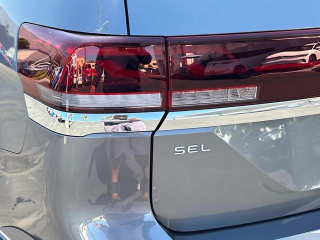 Photo of 2025 Gray Volkswagen Atlas