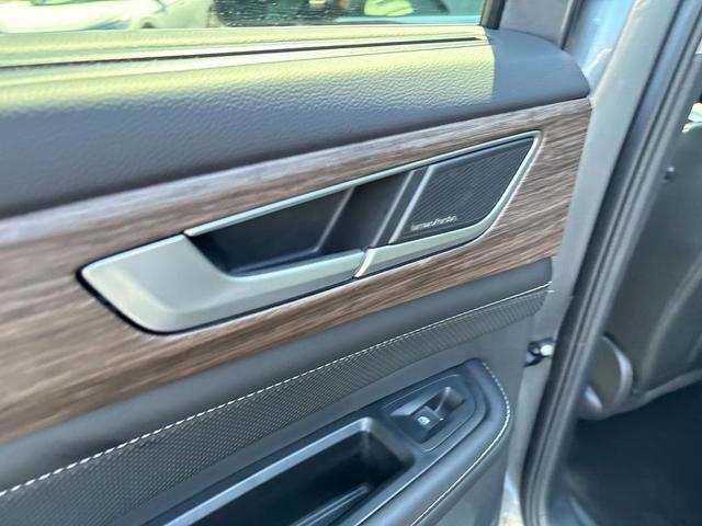 Photo of 2025 Gray Volkswagen Atlas