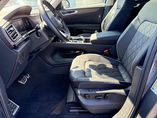 Photo of 2025 Gray Volkswagen Atlas