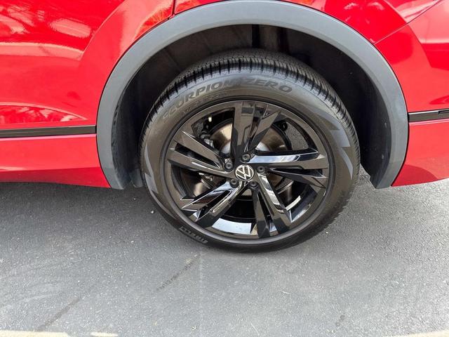 Photo of 2024 Kings Red Metallic Volkswagen Tiguan