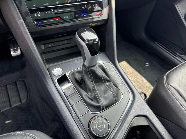 Photo of 2024 Kings Red Metallic Volkswagen Tiguan