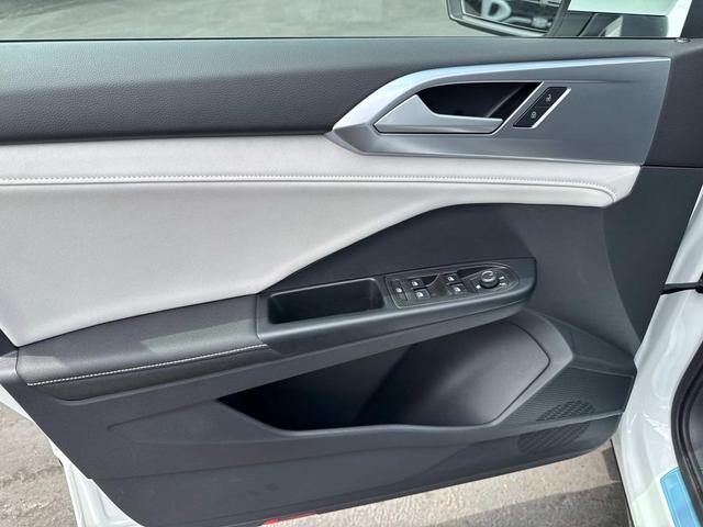 Photo of 2025 Pure White Volkswagen Taos