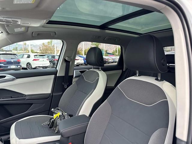 Photo of 2025 Pure White Volkswagen Taos