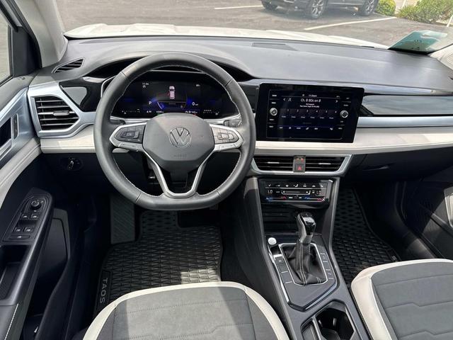 Photo of 2025 Pure White Volkswagen Taos