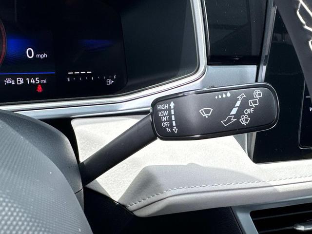Photo of 2025 Pure White Volkswagen Taos