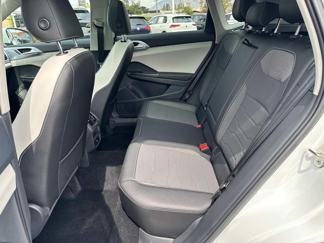 Photo of 2025 Pure White Volkswagen Taos