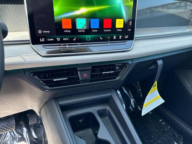 Photo of 2025 Deep Black Pearl Volkswagen Tiguan