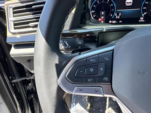 Photo of 2025 Deep Black Pearl Volkswagen Atlas