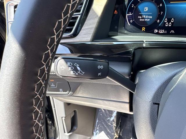 Photo of 2025 Deep Black Pearl Volkswagen Atlas