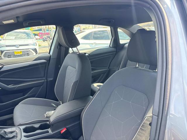 Photo of 2025 Pyrite Silver Metallic Volkswagen Jetta