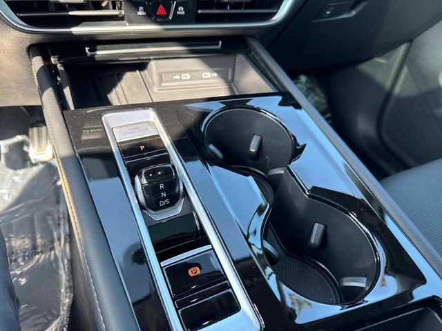 Photo of 2025 Deep Black Pearl Volkswagen Atlas