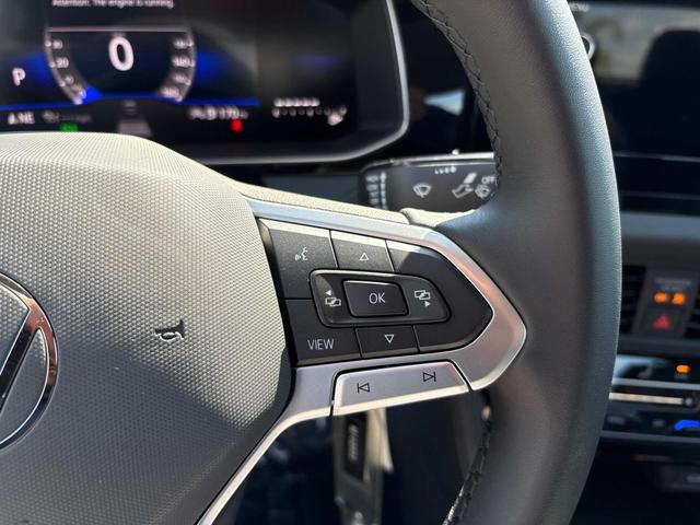 Photo of 2025 Platinum Gray Metallic Volkswagen Jetta
