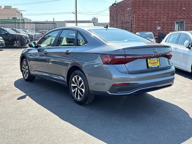 Photo of 2025 Platinum Gray Metallic Volkswagen Jetta