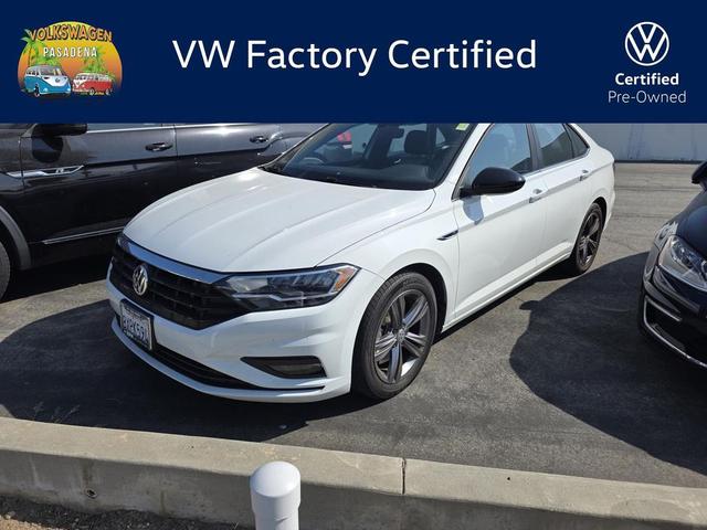 Photo of 2021 Pure White Volkswagen Jetta