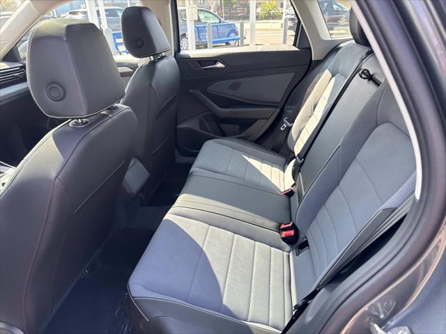 Photo of 2025 Gray Volkswagen Jetta