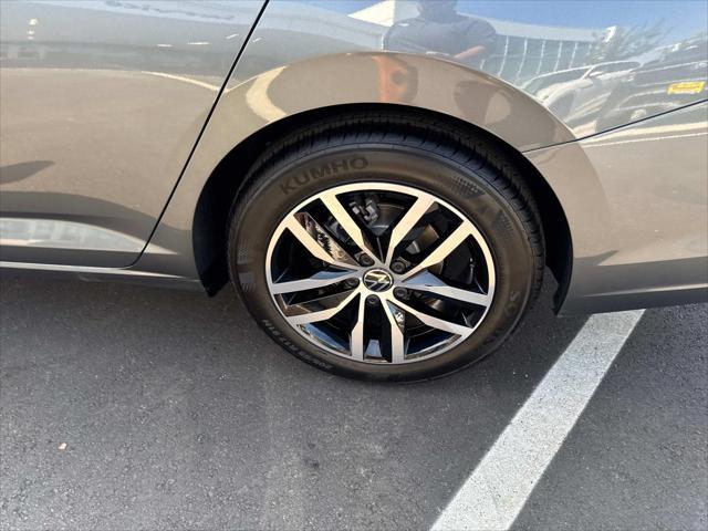 Photo of 2025 Gray Volkswagen Jetta