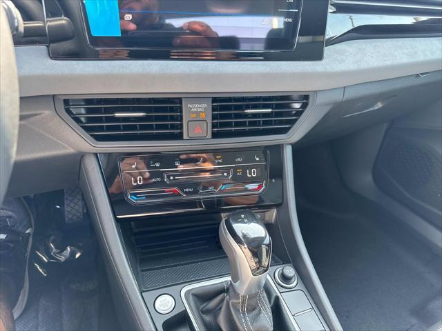 Photo of 2025 Gray Volkswagen Jetta