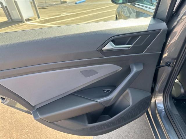 Photo of 2025 Gray Volkswagen Jetta