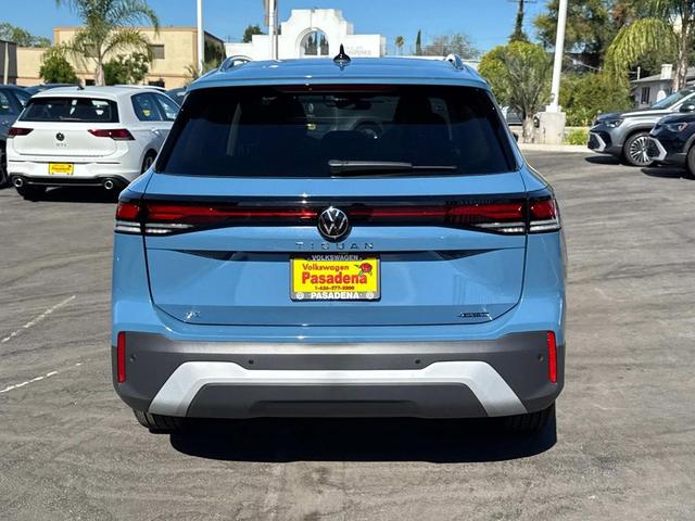 Photo of 2025 Monterey Blue Pearl Volkswagen Tiguan