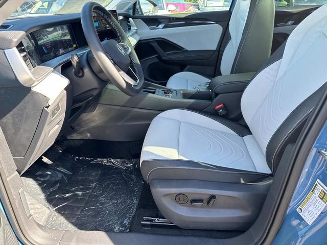 Photo of 2025 Monterey Blue Pearl Volkswagen Tiguan
