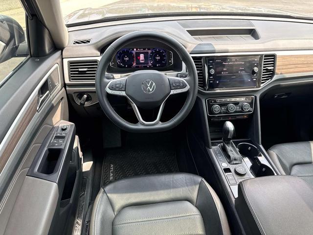 Photo of 2021 Platinum Gray Metallic Volkswagen Atlas