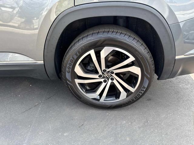 Photo of 2021 Platinum Gray Metallic Volkswagen Atlas