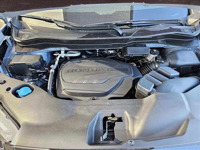 Photo of 2025 Sonic Gray Pearl Honda Ridgeline