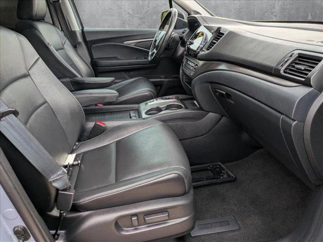 Photo of 2022 Silver Honda Pilot