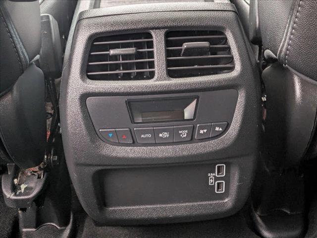 Photo of 2022 Silver Honda Pilot