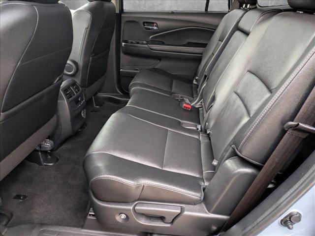 Photo of 2022 Silver Honda Pilot
