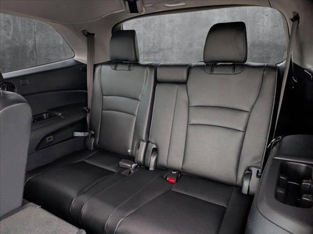 Photo of 2022 Silver Honda Pilot