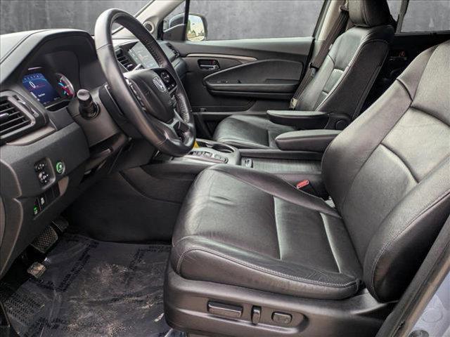 Photo of 2022 Silver Honda Pilot