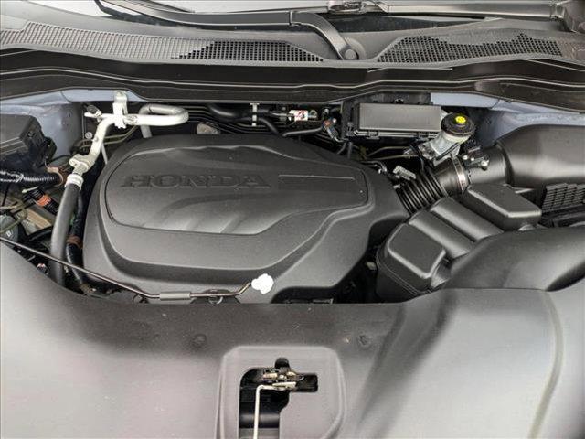 Photo of 2022 Silver Honda Pilot