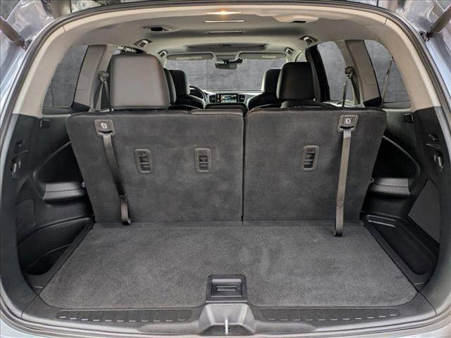 Photo of 2022 Silver Honda Pilot