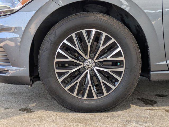 Photo of 2019 Silver/Gray Volkswagen Jetta