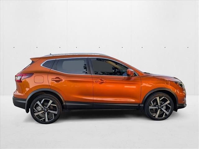 Photo of 2022 Monarch Orange Metallic Nissan Rogue Sport