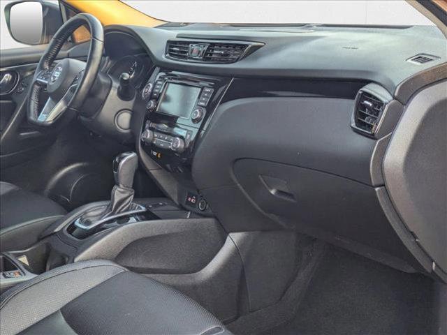 Photo of 2022 Monarch Orange Metallic Nissan Rogue Sport