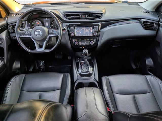 Photo of 2022 Monarch Orange Metallic Nissan Rogue Sport