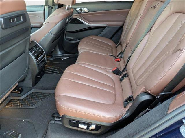 Photo of 2021 Tanzanite Blue II Metallic BMW X7