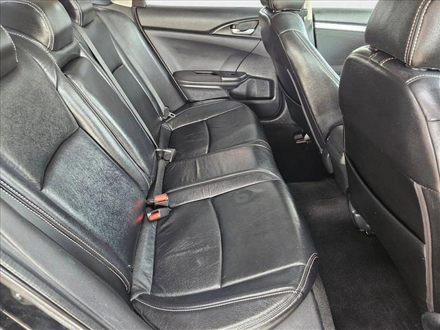 Photo of 2019 Silver Honda Civic
