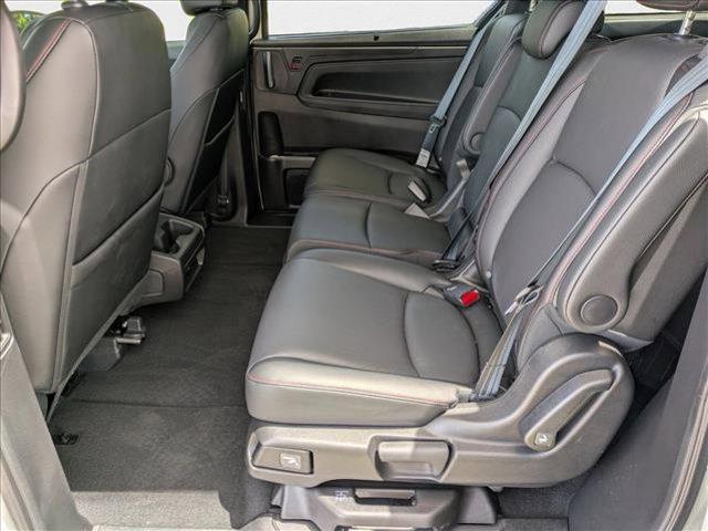 Photo of 2025 Platinum White Pearl Honda Odyssey