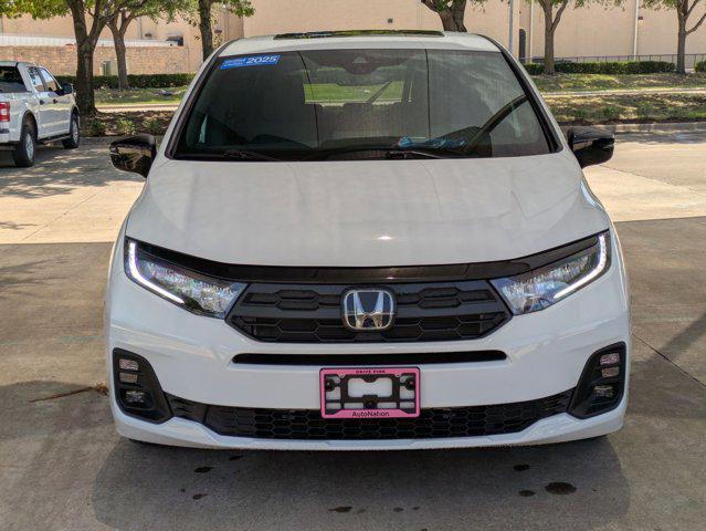 Photo of 2025 Platinum White Pearl Honda Odyssey