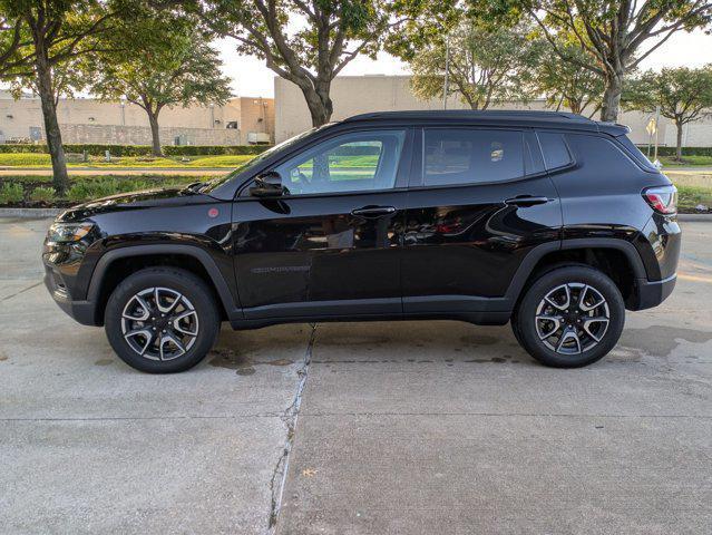 Photo of 2024 Diamond Black Crystal Pearlcoat Jeep Compass