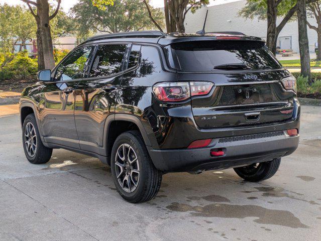 Photo of 2024 Diamond Black Crystal Pearlcoat Jeep Compass