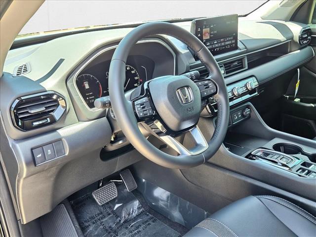 Photo of 2025 Crystal Black Pearl Honda Pilot
