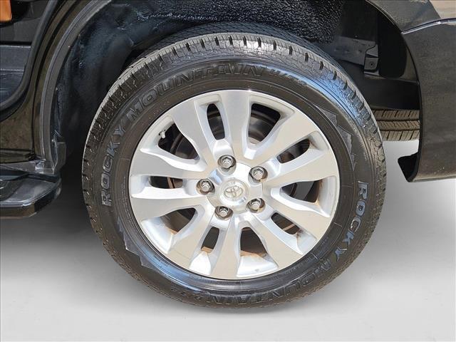 Photo of 2015 Black Toyota Sequoia