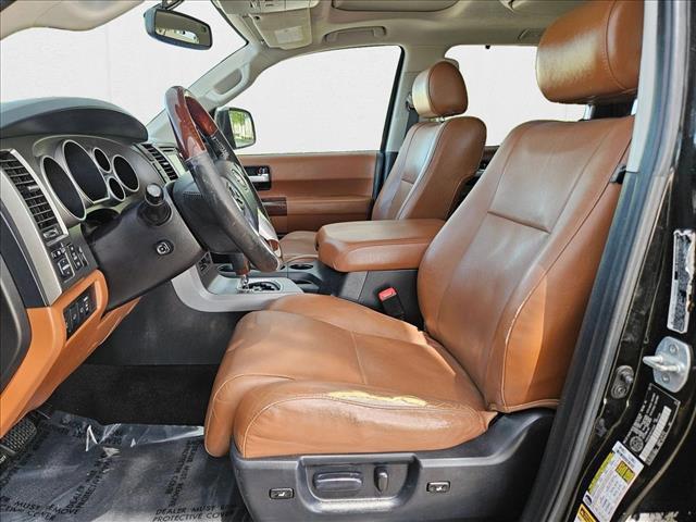 Photo of 2015 Black Toyota Sequoia