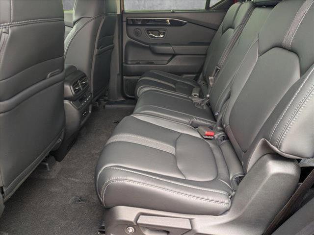 Photo of 2025 Radiant Red Metallic II Honda Pilot