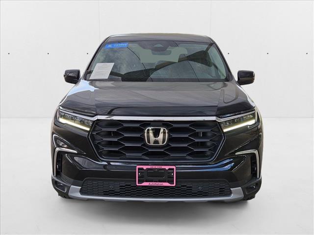 Photo of 2025 Crystal Black Pearl Honda Pilot