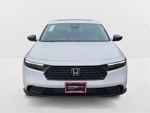 Photo of 2025 Platinum White Pearl Honda Accord